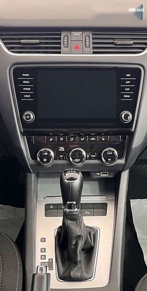 Skoda Octavia 2019 - фото 19
