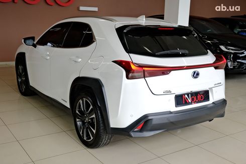 Lexus UX 2021 белый - фото 4