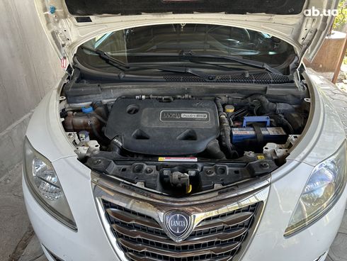 Lancia Ypsilon 2012 белый - фото 7