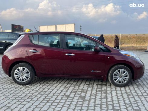 Nissan Leaf 2017 красный - фото 11