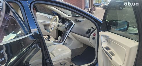Volvo XC60 2011 черный - фото 4