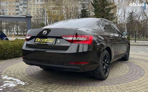 Skoda Superb 2016 - фото 7