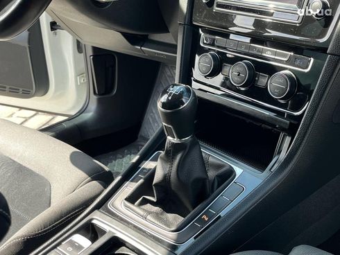 Volkswagen Golf 2015 белый - фото 25