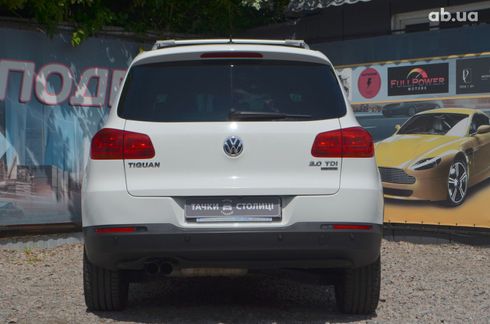 Volkswagen Tiguan 2015 белый - фото 11