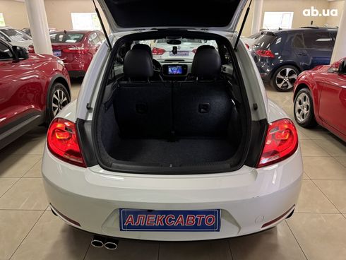 Volkswagen Beetle 2012 белый - фото 6