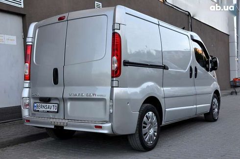 Opel Vivaro 2014 - фото 9