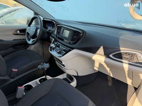 Chrysler Pacifica 2017 - фото 12