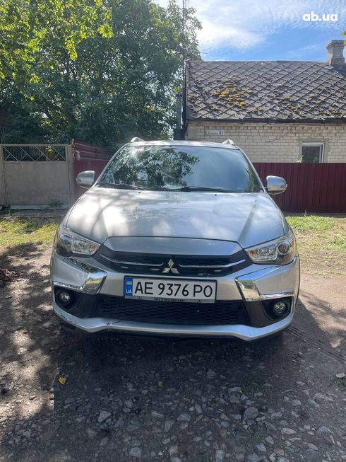 Mitsubishi Outlander 2018 серый - фото 11