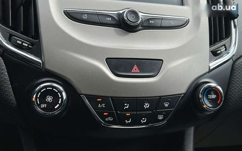 Chevrolet Cruze 2018 - фото 18