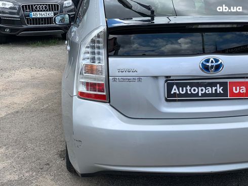 Toyota Prius 2010 серый - фото 30