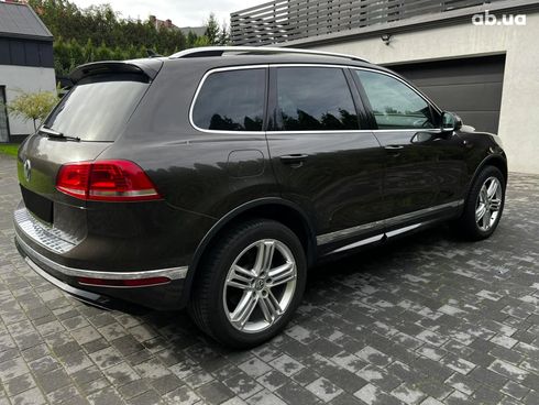 Volkswagen Touareg 2015 коричневый - фото 5