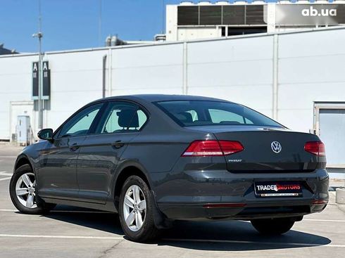 Volkswagen Passat 2018 - фото 7