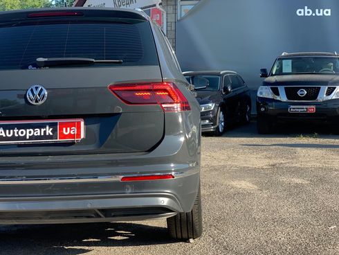 Volkswagen Tiguan 2018 серый - фото 11