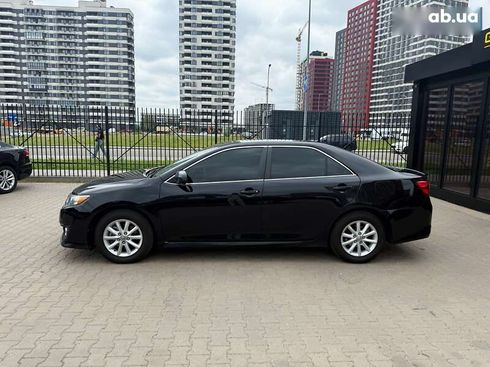 Toyota Camry 2013 - фото 5