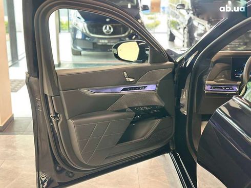 BMW i7 2023 - фото 17