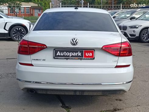 Volkswagen Passat 2015 белый - фото 9