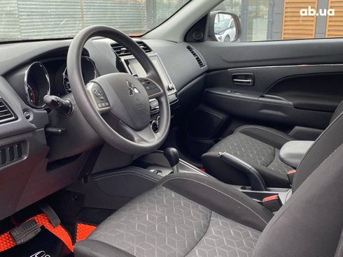 Mitsubishi Outlander 2019 - фото 7