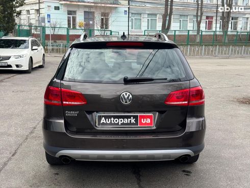 Volkswagen passat alltrack 2012 коричневый - фото 6