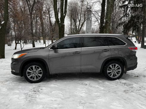 Toyota Highlander 2016 серый - фото 12