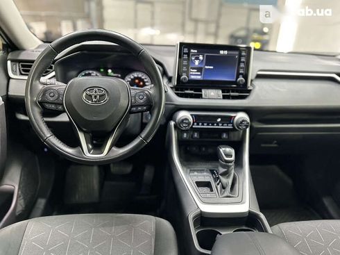 Toyota RAV4 2020 - фото 26