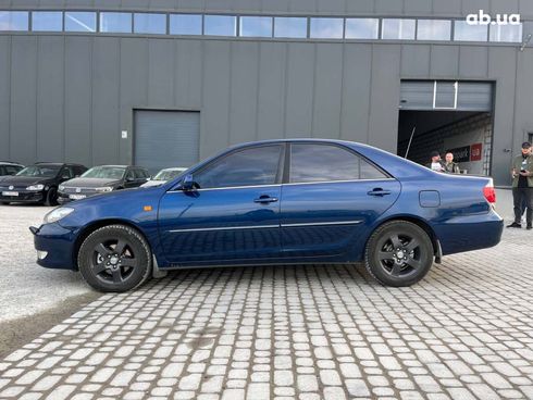 Toyota Camry 2005 синий - фото 14