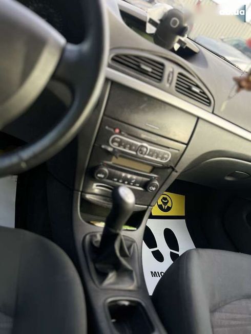 Renault Laguna 2006 - фото 17