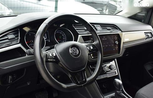 Volkswagen Touran 2019 - фото 25