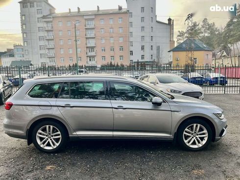 Volkswagen Passat 2018 - фото 7