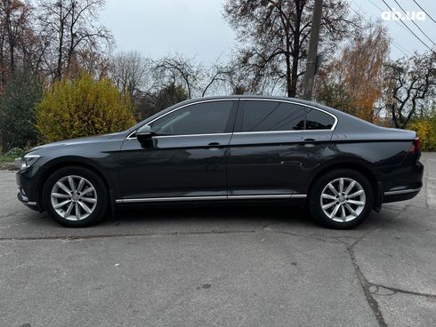 Volkswagen Passat 2018 серый - фото 21