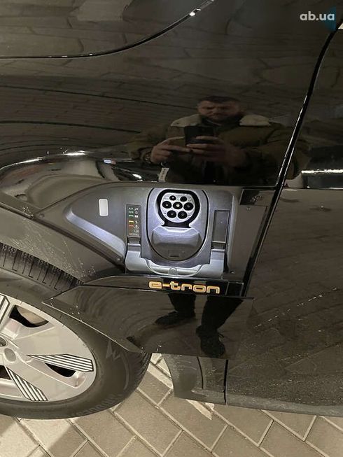 Audi E-Tron 2020 - фото 7