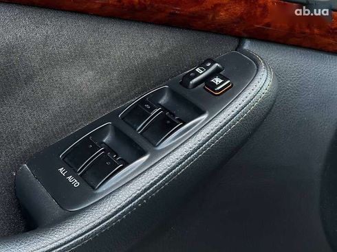 Toyota Avensis 2005 - фото 18