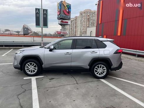 Toyota RAV4 2020 - фото 8