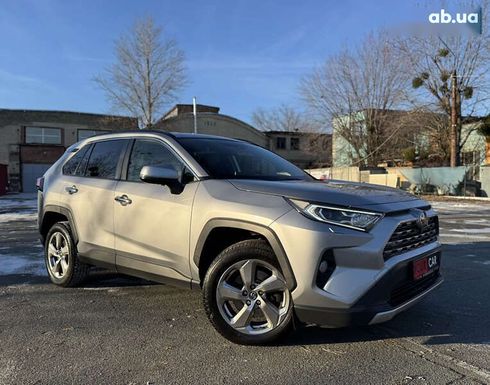 Toyota RAV4 2019 - фото 12