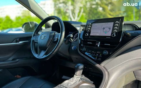 Toyota Camry 2021 - фото 10