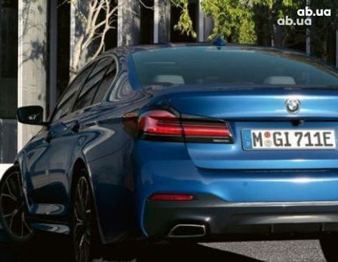 BMW 5 серия 2021 - фото 10