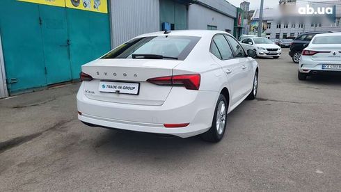 Skoda Octavia 2021 - фото 18