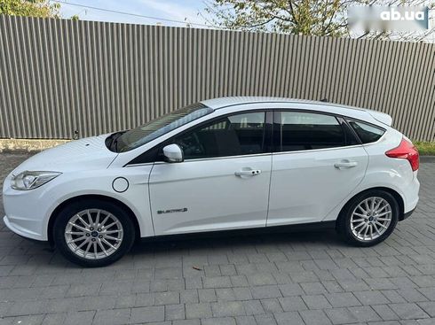 Ford Focus 2014 - фото 11