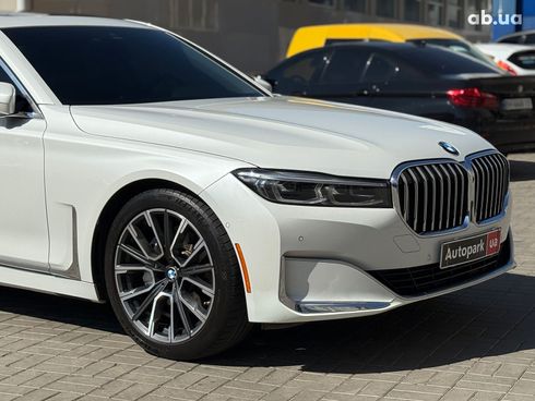 BMW 7 серия 2019 белый - фото 5