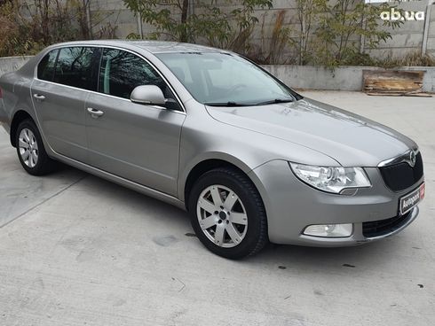 Skoda Superb 2008 серый - фото 16