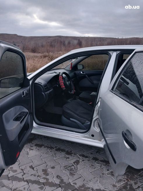Skoda Octavia 2004 серый - фото 6