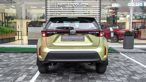 Toyota Yaris Cross 2022 - фото 4