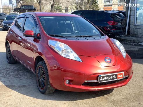 Nissan Leaf 2014 красный - фото 3