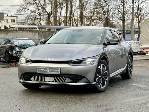 Kia EV6 2023 серый - фото 6