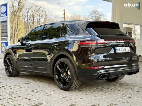 Porsche Cayenne 2018 - фото 16