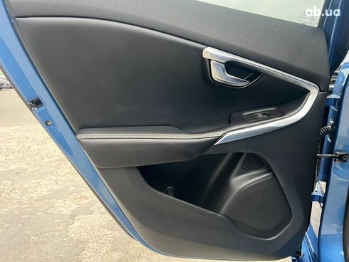 Volvo V40 2017 синий - фото 30