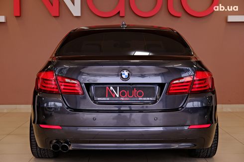 BMW 5 серия 2013 серый - фото 6
