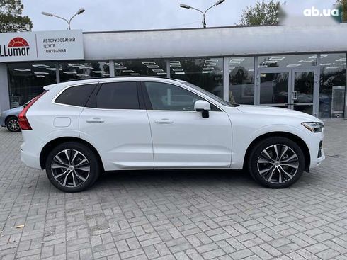 Volvo XC60 2022 - фото 8