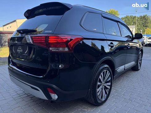 Mitsubishi Outlander 2021 - фото 20