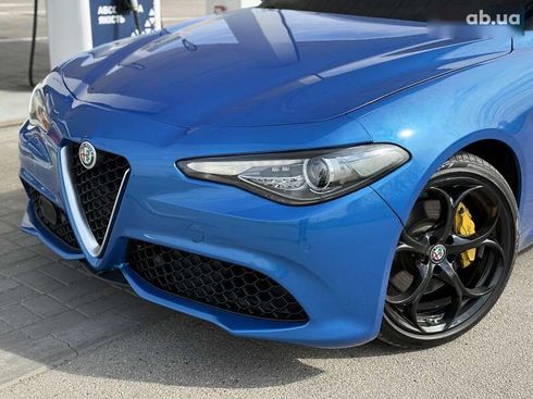 Alfa Romeo Giulia 2017 - фото 21