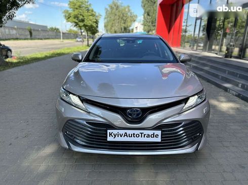 Toyota Camry 2020 - фото 13